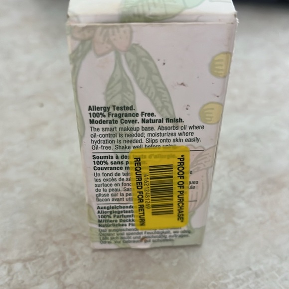 Clinique Superbalanced Makeup in Golden (G) - Picture 2 of 4